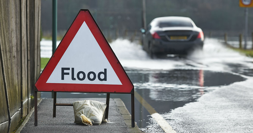 Flood_Sign_Street_Website_Copyright_gemphoto lead