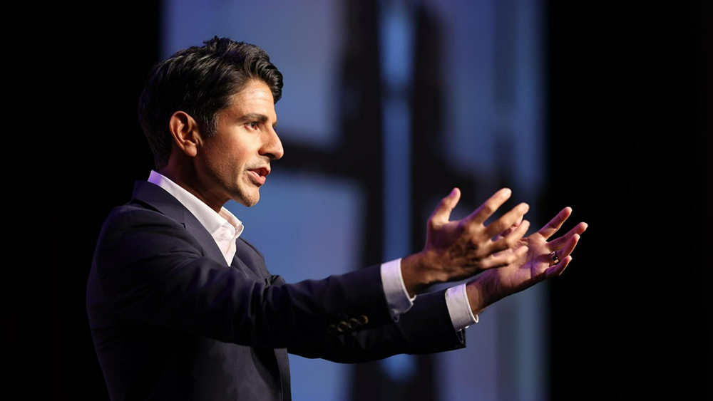 Keynote Speaker Suneel Gupta, CEO, Rise, explains the importance of stopping for a moment and how to gauge stress through turning inward.