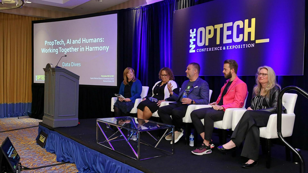Consultant Judy Bellack, Michelson Found Animals Foundation, Inc., moderates discussion on how to seamlessly integrate technology and humans to provide top-notch customer service with panelists Kelley Shannon, Bozzuto, Todd Katler, Anyone Home, Tyler Christiansen, Funnel Leasing, and Karen Hollinger, AvalonBay Communities.